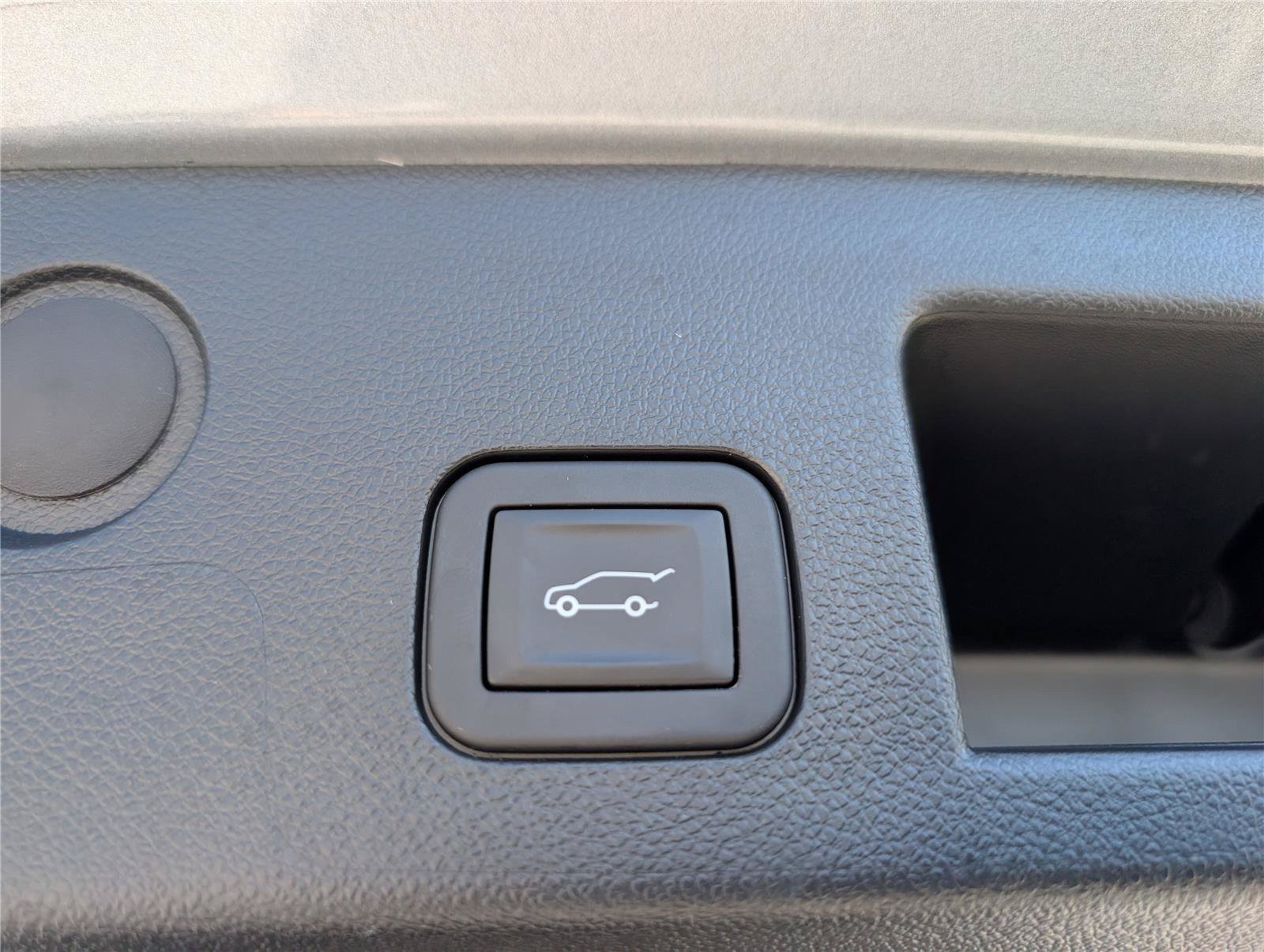 Used 2025 Chevrolet Equinox RS w/ Safety and Technology Package AWD/4WD image 14