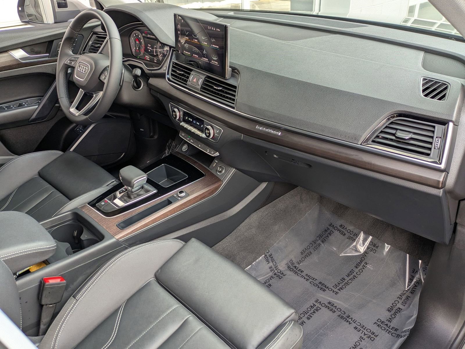 Used 2023 Audi Q5 e Premium w/ Convenience Package image 21