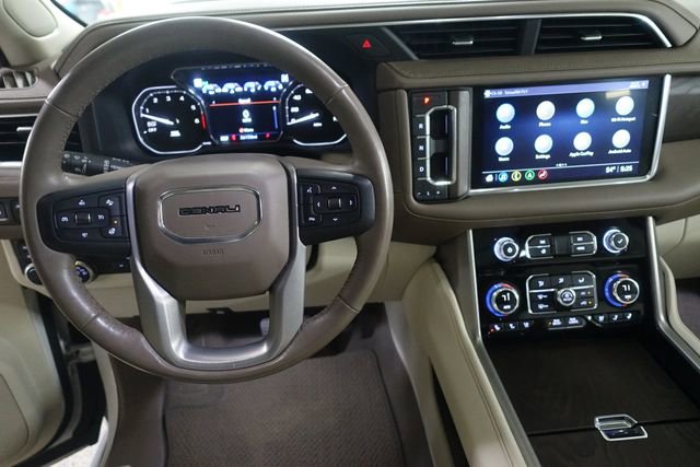 Used 2021 GMC Yukon Denali w/ Denali Premium Package AWD/4WD image 12