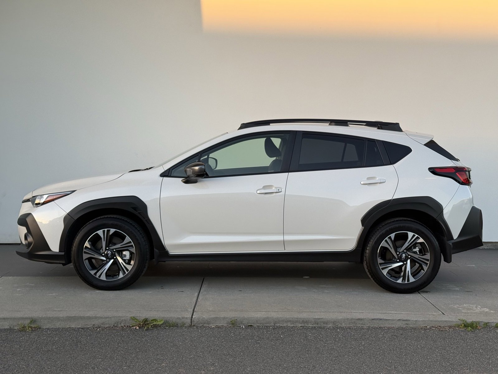 Used 2024 Subaru Crosstrek 2.0i Premium image 4