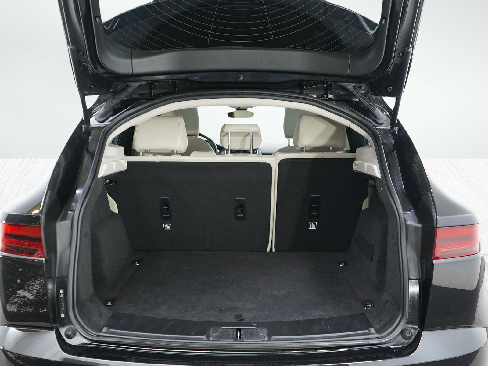 Used 2019 Jaguar E-PACE S image 17