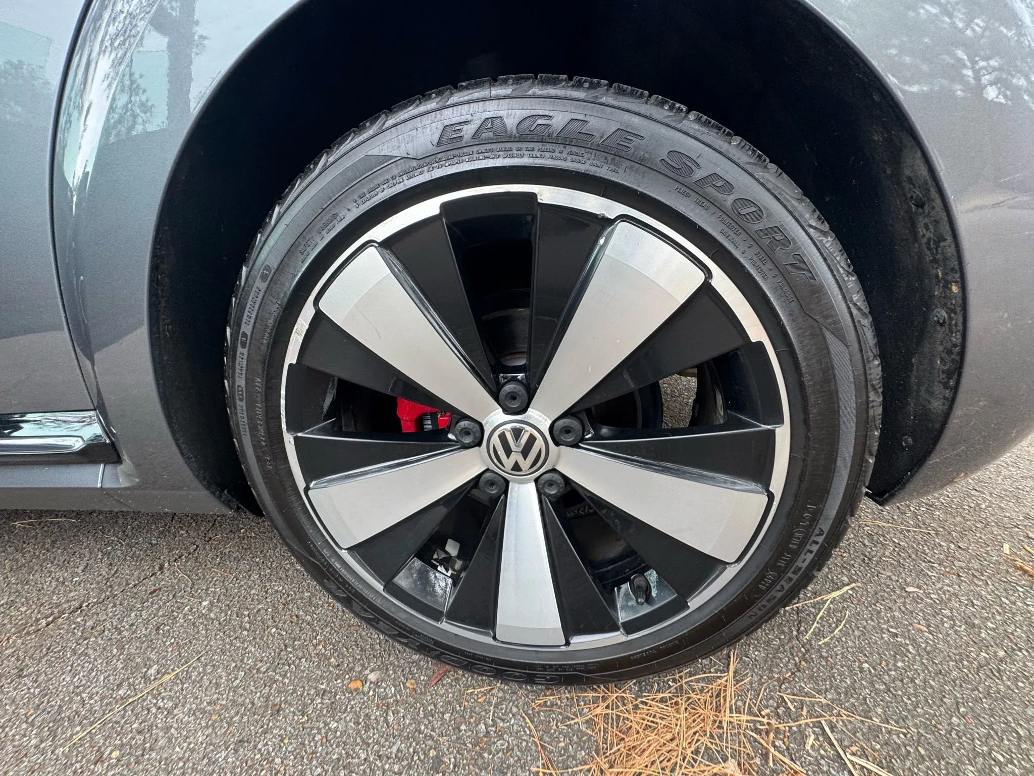 Used 2012 Volkswagen Beetle 2.0T image 25