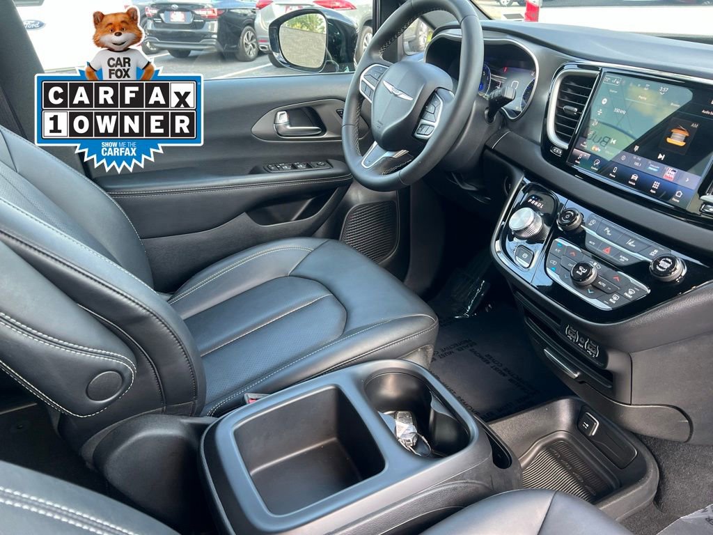 Used 2025 Chrysler Pacifica Select FWD image 27