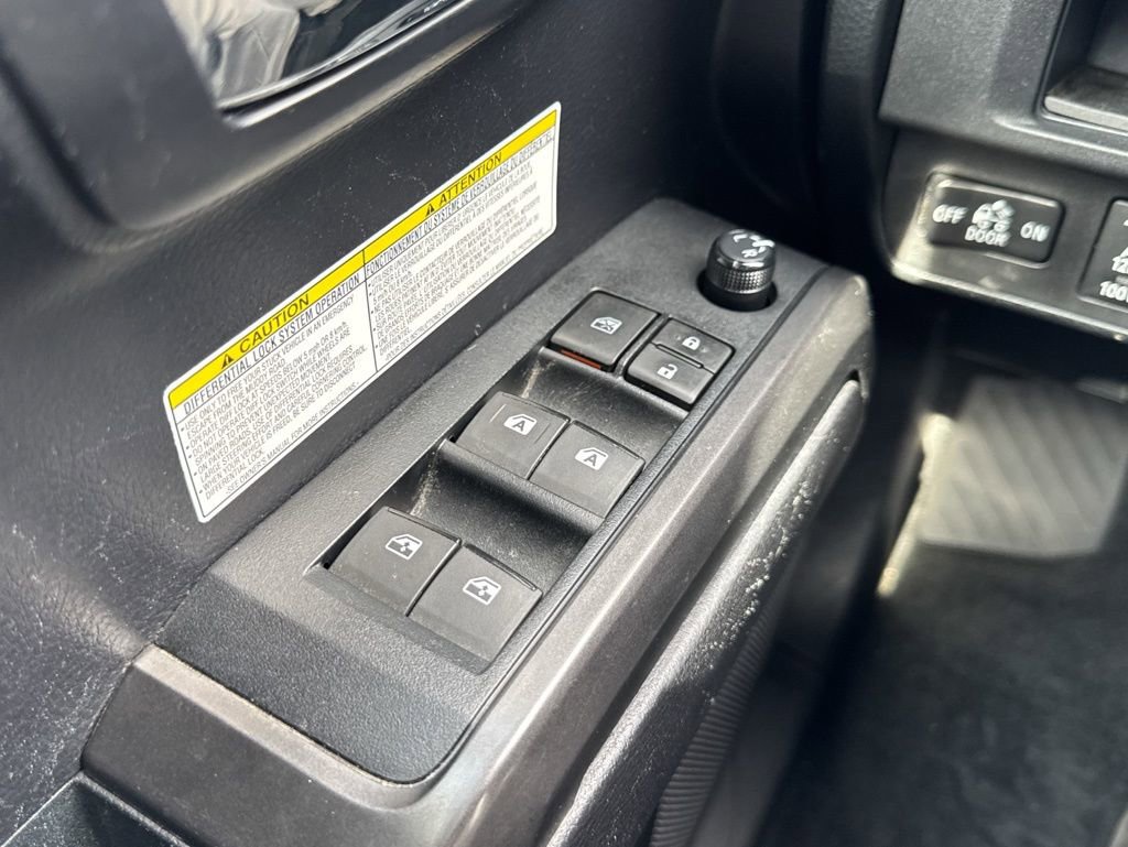 Used 2019 Toyota Tacoma TRD Off-Road w/ Technology Package AWD/4WD image 32