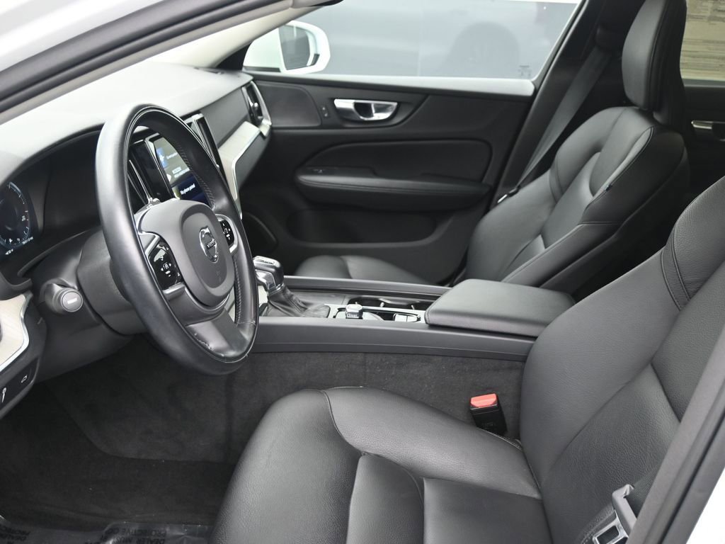 Certified 2022 Volvo V60 T5 Cross Country w/ Climate Package image 12
