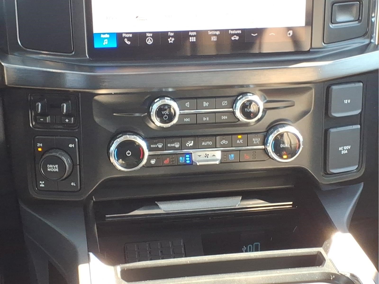 Certified 2024 Ford F250 Lariat w/ Chrome Package AWD/4WD image 19