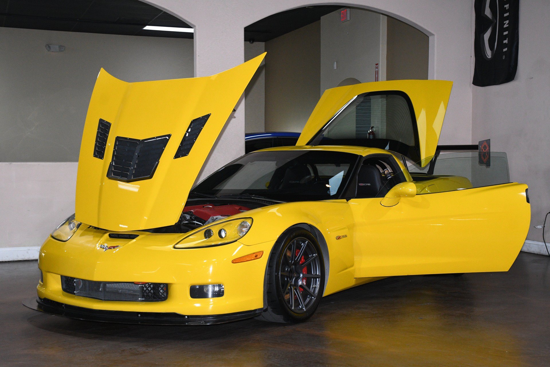 Used 2009 Chevrolet Corvette Z06 w/ Preferred Equipment Group RWD image 90