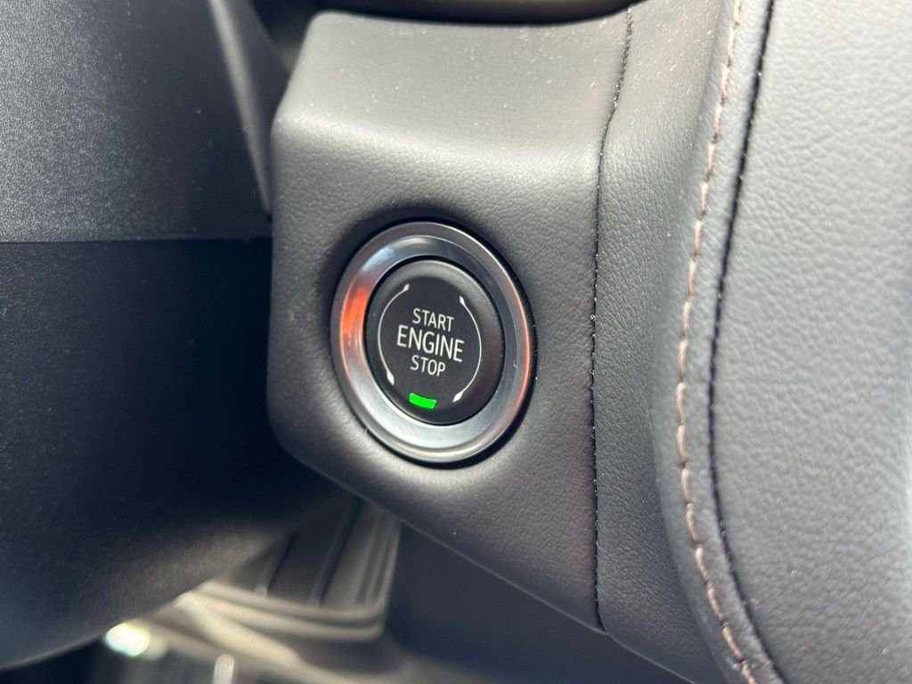 Used 2024 Chevrolet Tahoe High Country w/ Advanced Technology Package AWD/4WD image 32