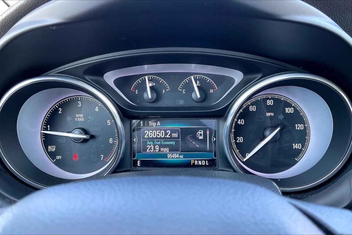 Used 2020 Buick Envision Essence w/ LPO, Cargo Package FWD image 20