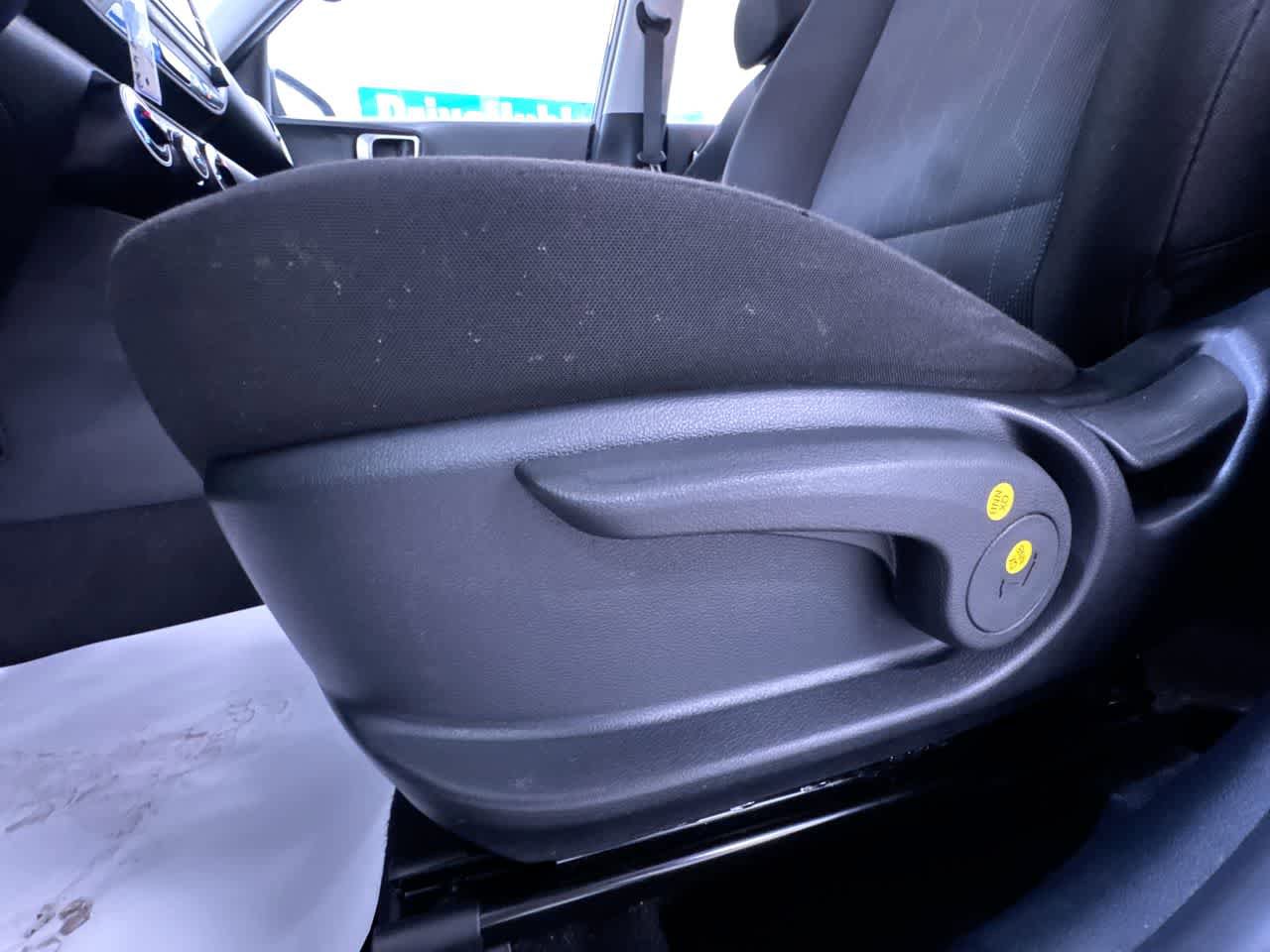 Used 2022 Hyundai Venue SE FWD image 5