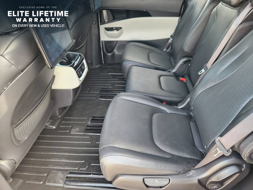 Certified 2024 Kia Carnival SX Prestige FWD image 30