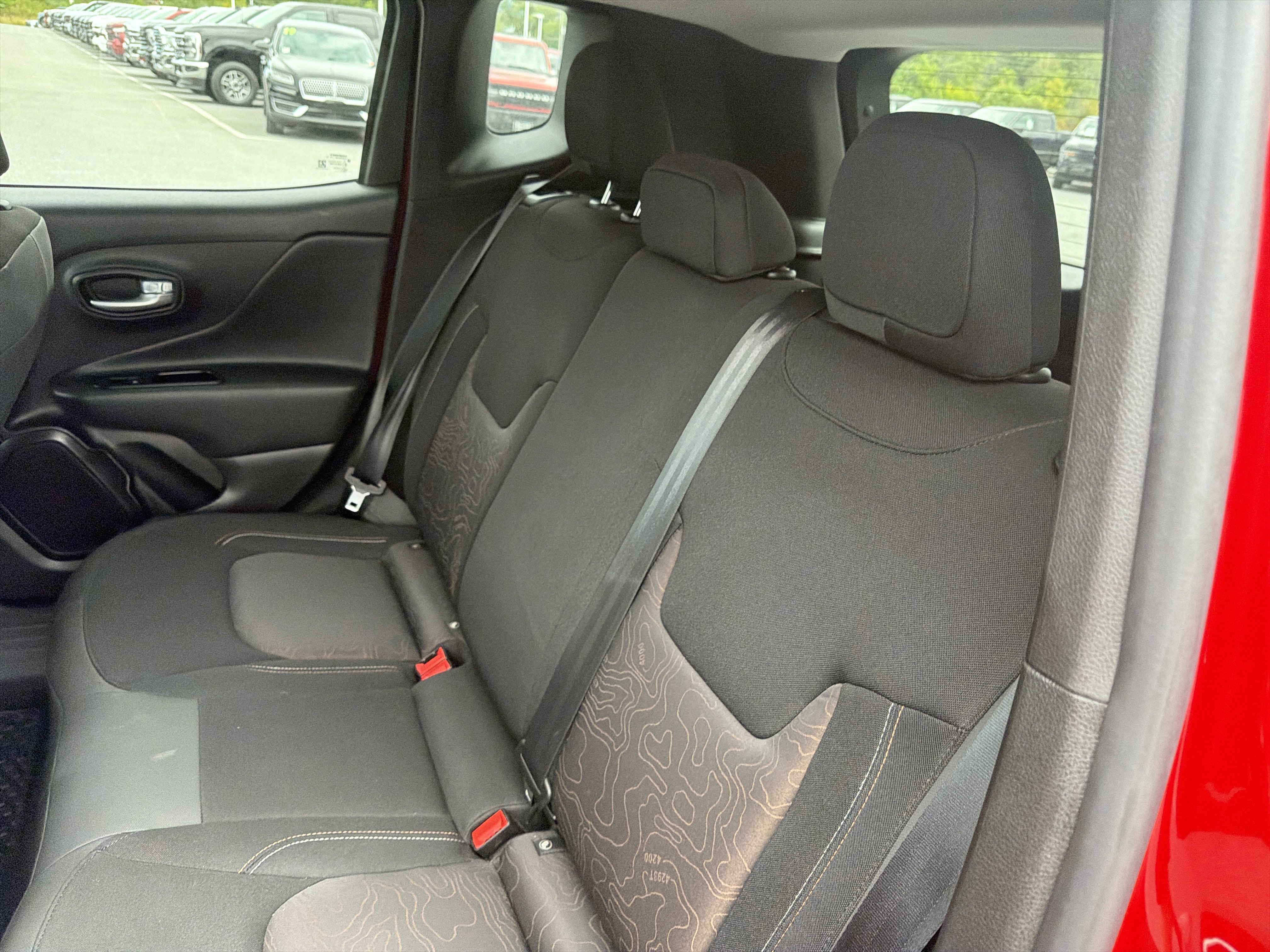 Used 2023 Jeep Renegade Latitude AWD/4WD image 13