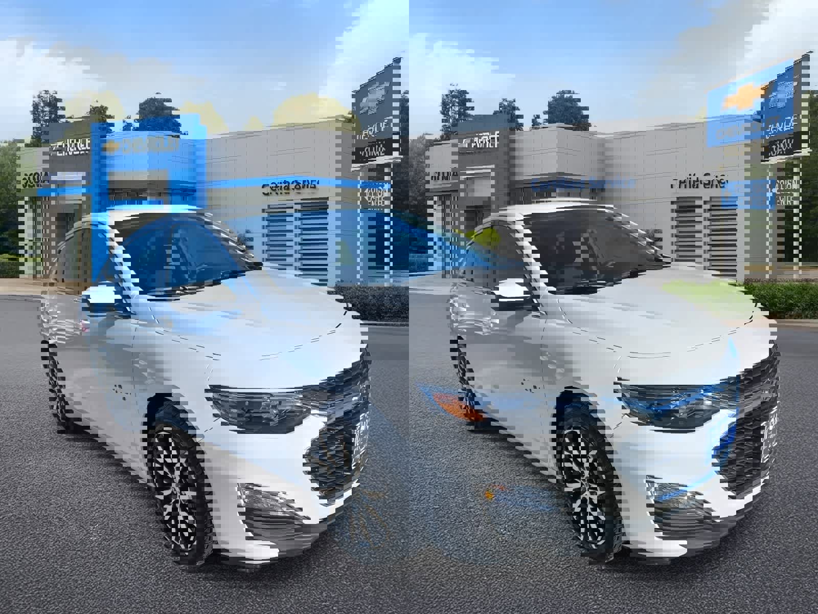 Used 2025 Chevrolet Malibu RS image 2