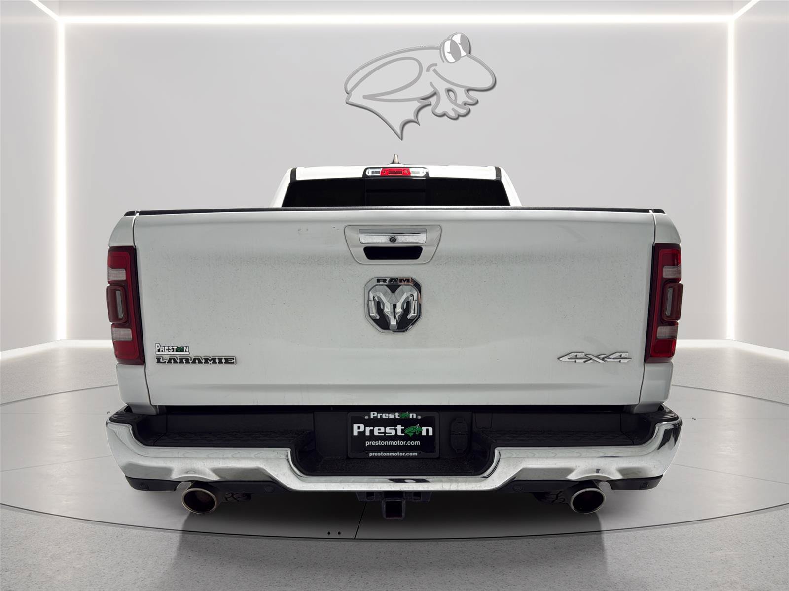 Used 2019 RAM 1500 Laramie AWD/4WD image 9