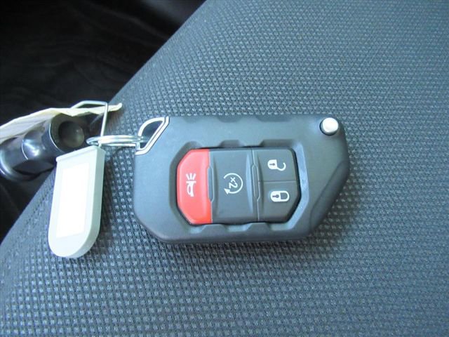 Used 2023 Jeep Gladiator Willys image 30