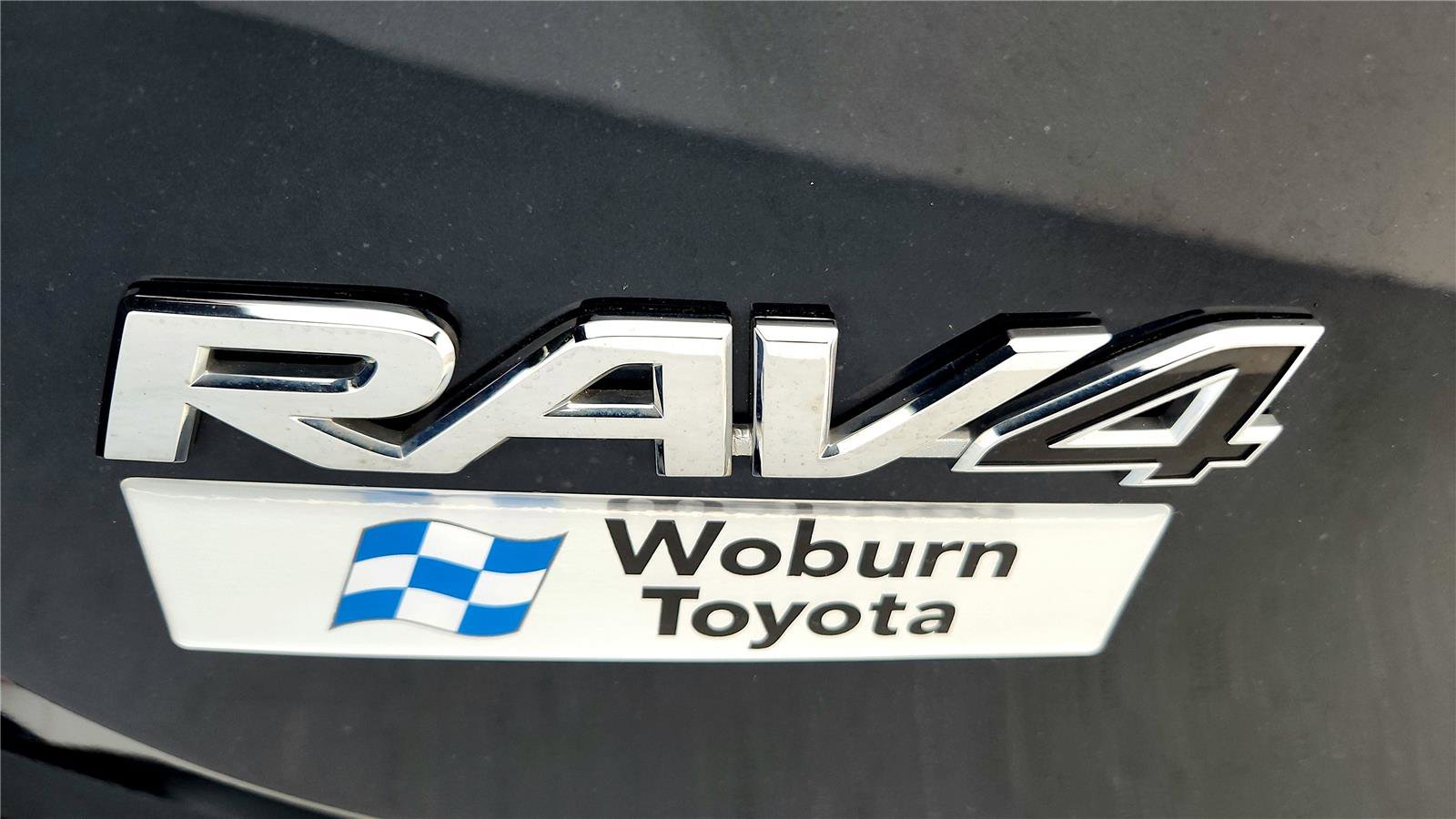 Used 2018 Toyota RAV4 LE image 25