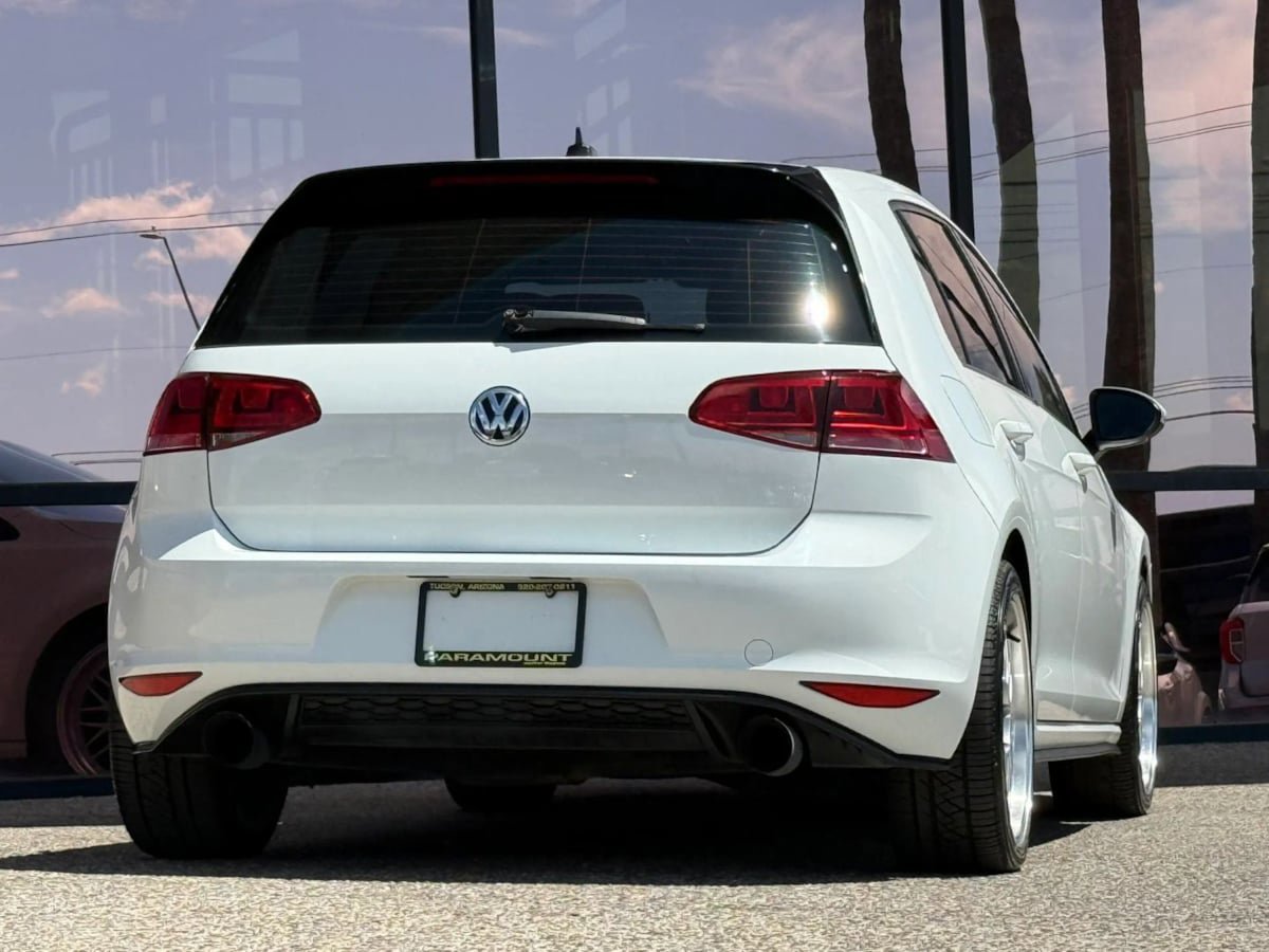 Used 2016 Volkswagen GTI SE w/ Lighting Package (SEL) FWD image 11