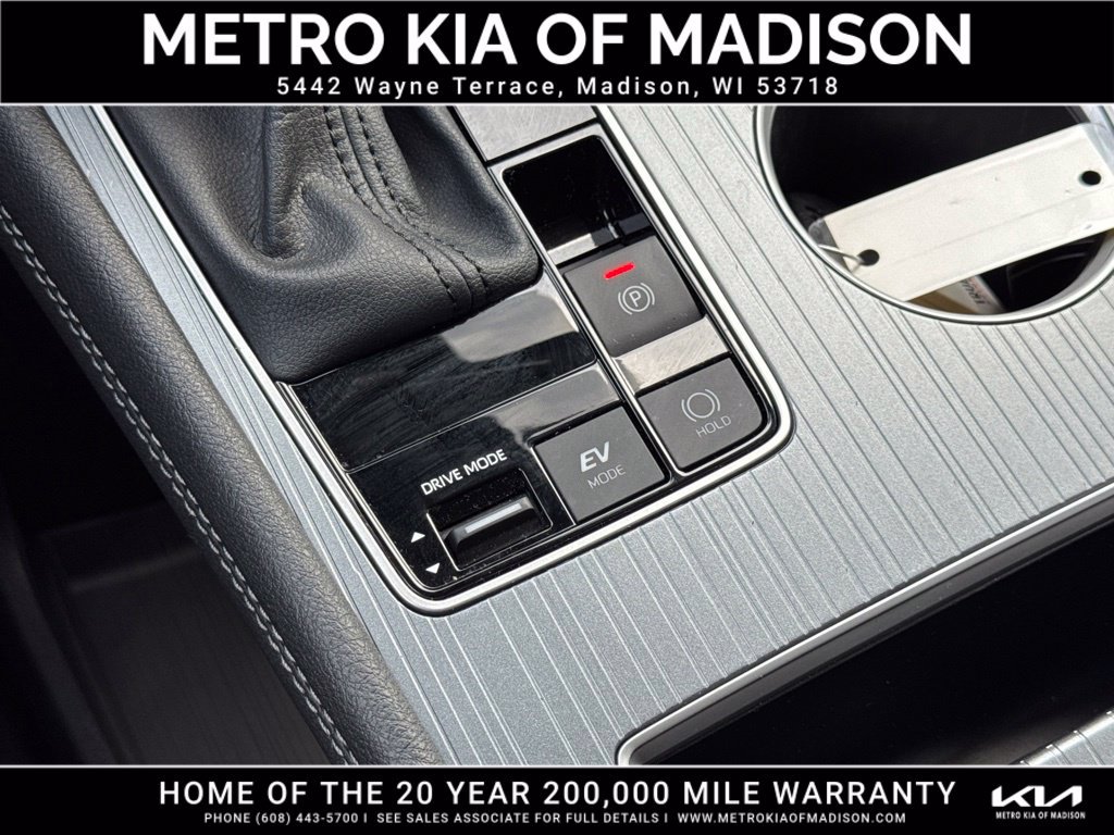 Used 2025 Toyota Sienna XLE AWD/4WD image 29