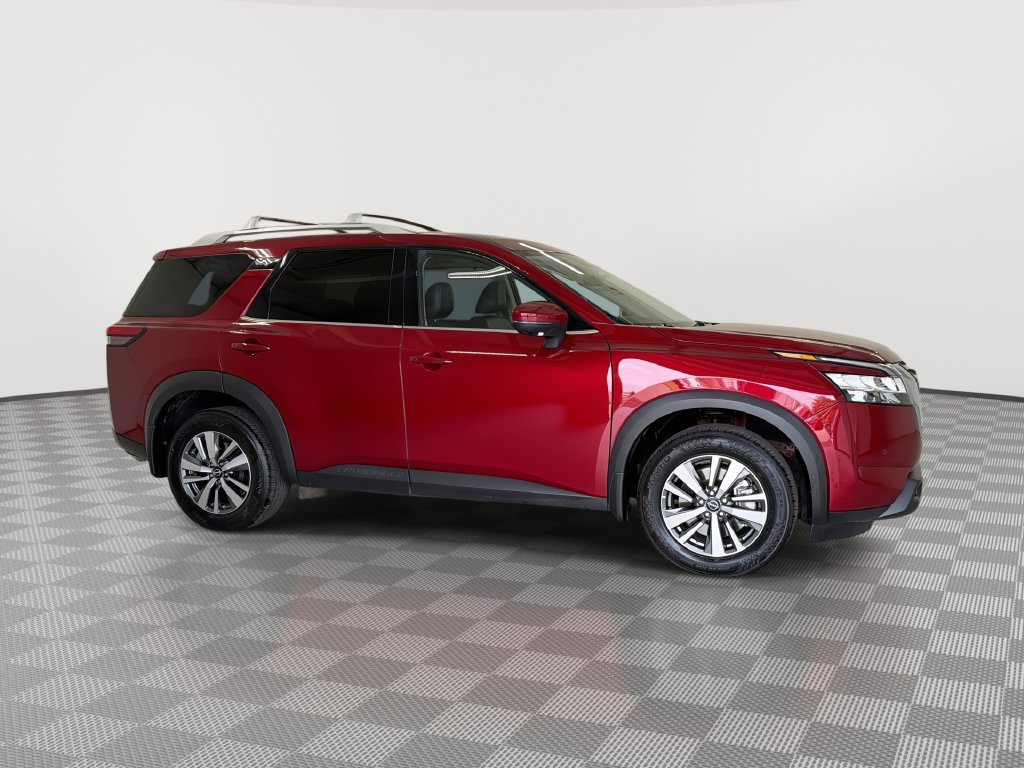 Certified 2024 Nissan Pathfinder SL AWD/4WD image 14