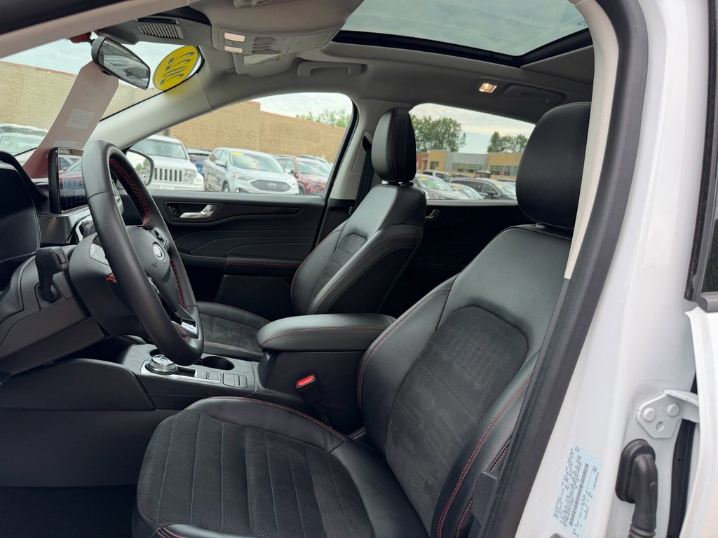 Used 2022 Ford Escape SEL w/ SEL Stealth AWD Package image 7