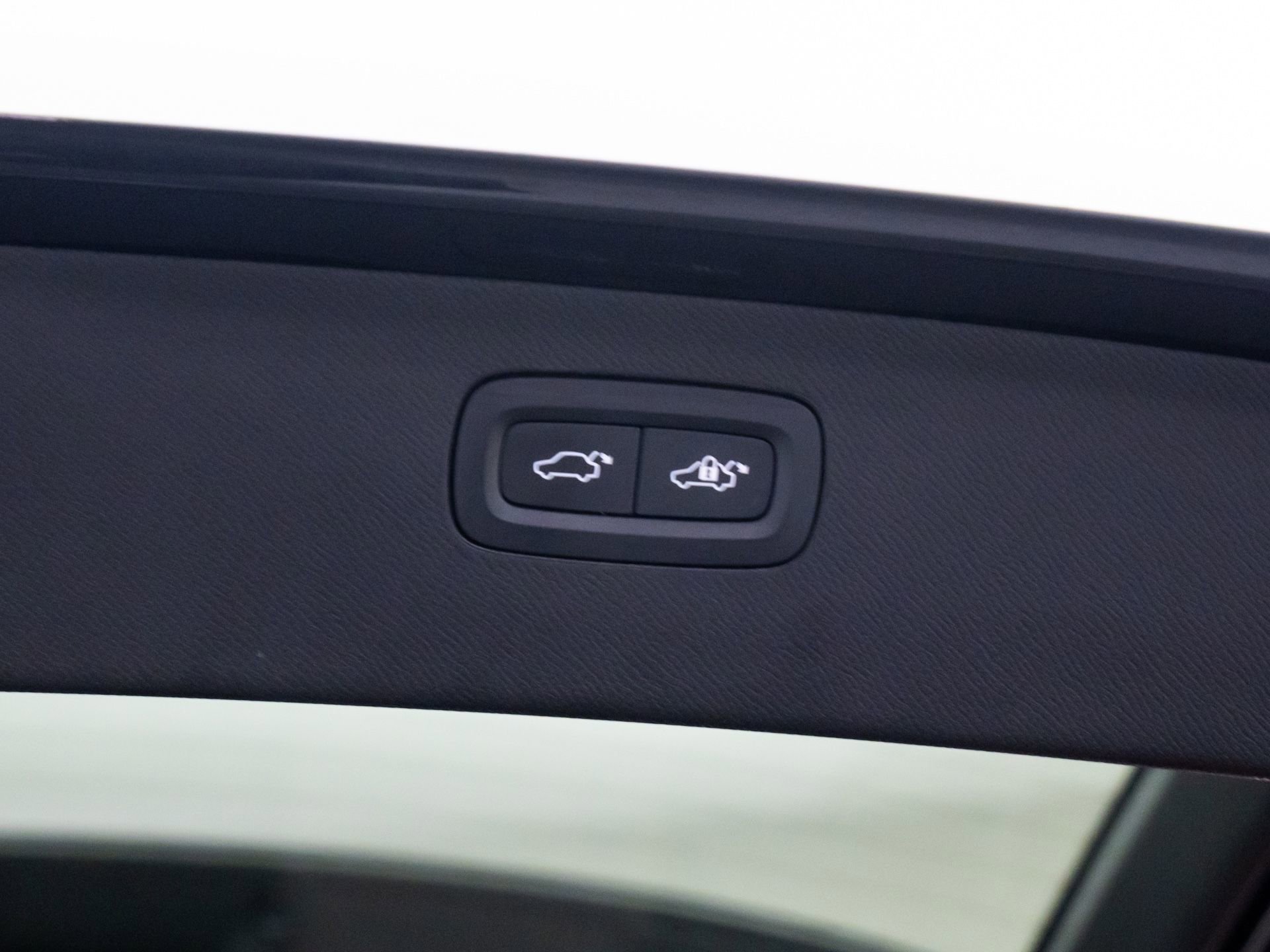 Used 2023 Volvo XC90 B6 Plus w/ Protection Package Premier image 36