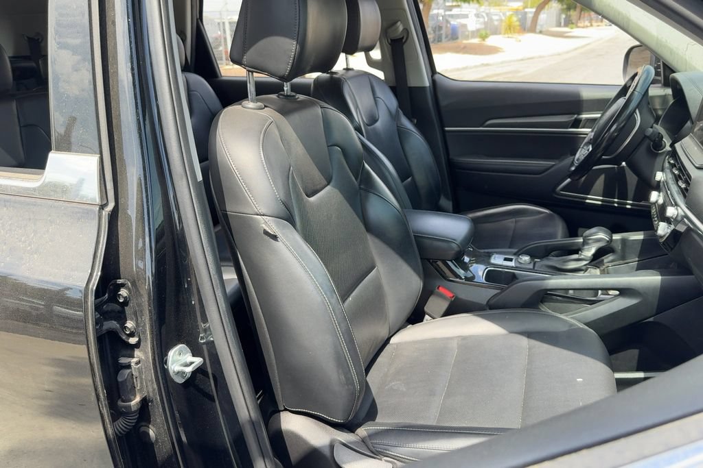 Used 2022 Kia Telluride LX FWD image 15
