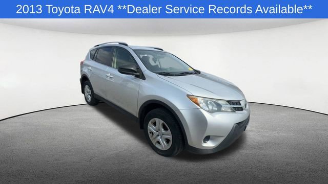 Used 2013 Toyota RAV4 LE image 2