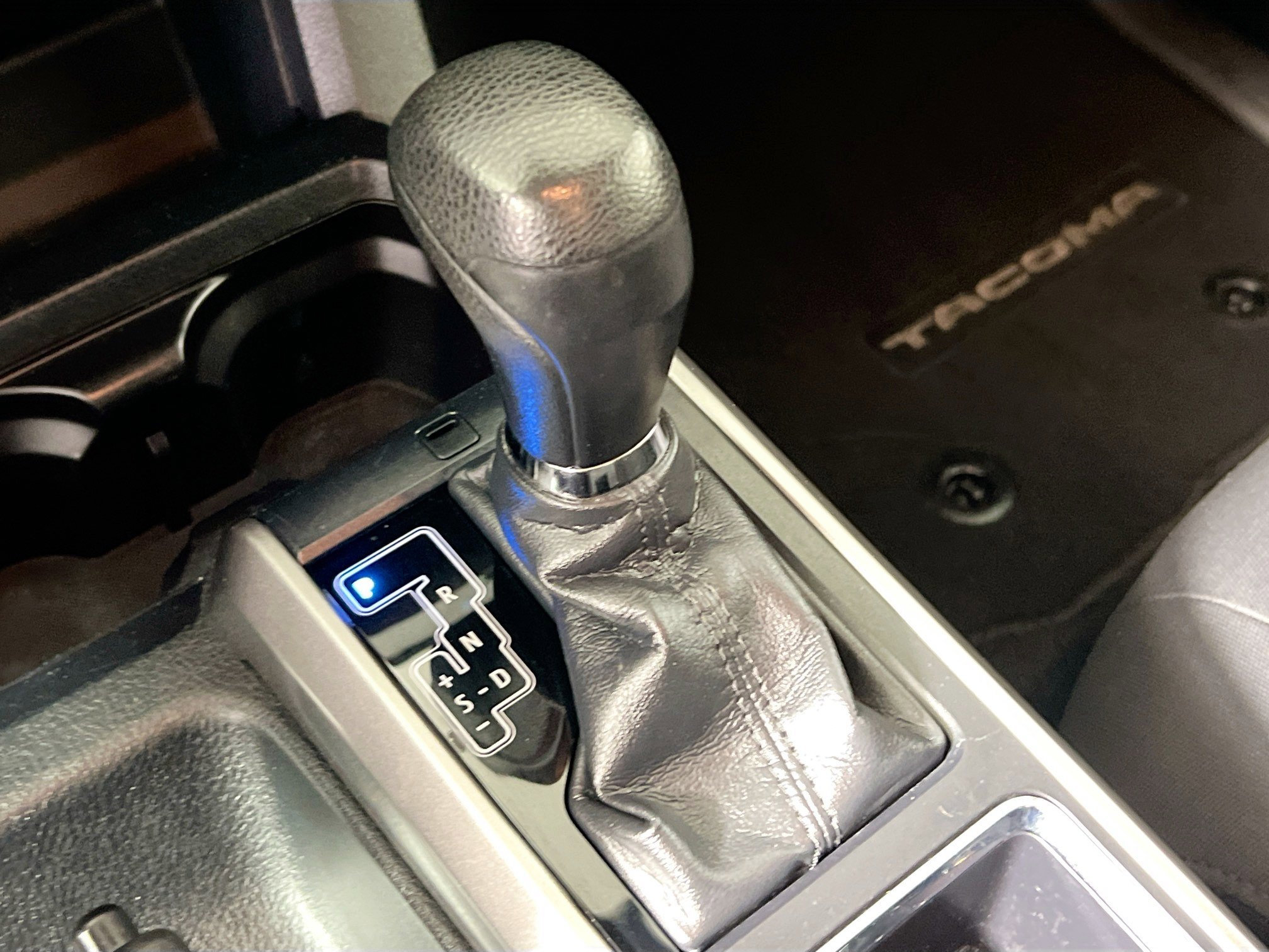 Used 2018 Toyota Tacoma SR5 image 24