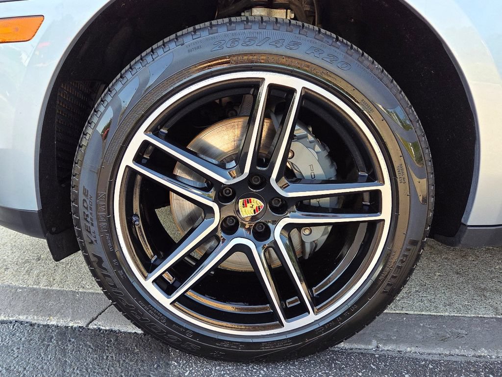 Certified 2019 Porsche Macan S AWD/4WD image 24