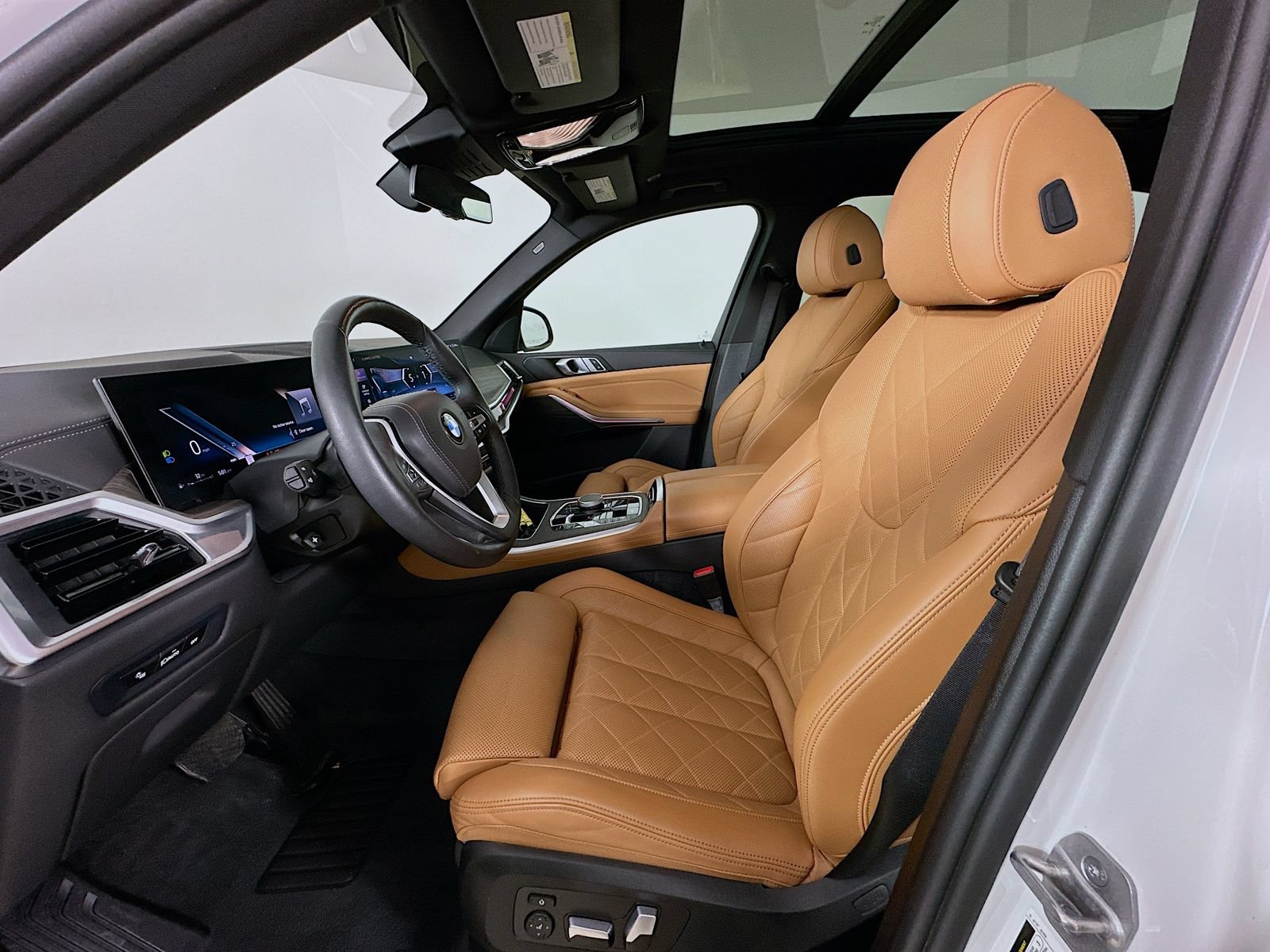 Used 2024 BMW X5 xDrive40i w/ Parking Assistance Package AWD/4WD image 32