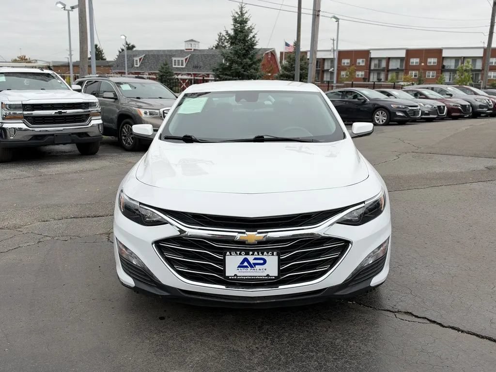 Used 2024 Chevrolet Malibu LT FWD image 2