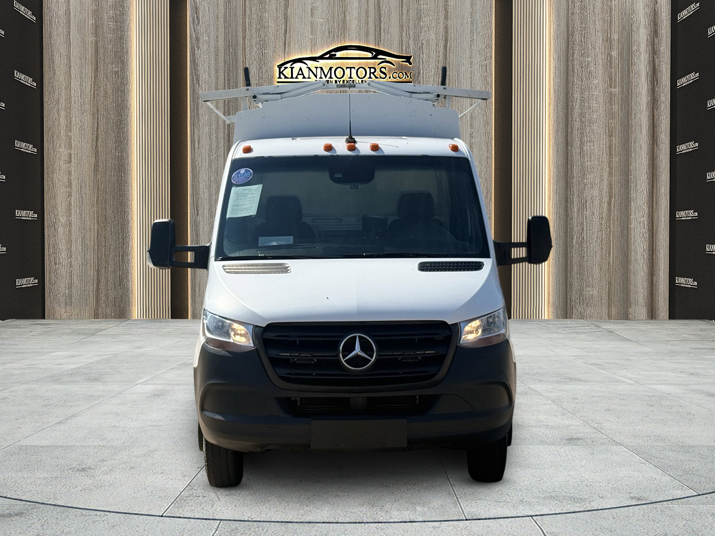 Used 2020 Mercedes-Benz Sprinter 3500 w/ Premium Package image 4