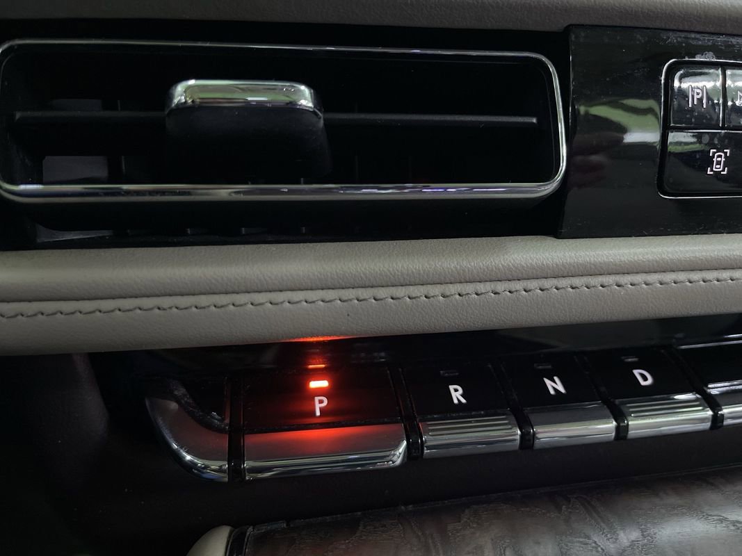 Used 2020 Lincoln Aviator Reserve w/ Equipment Group 201A image 24