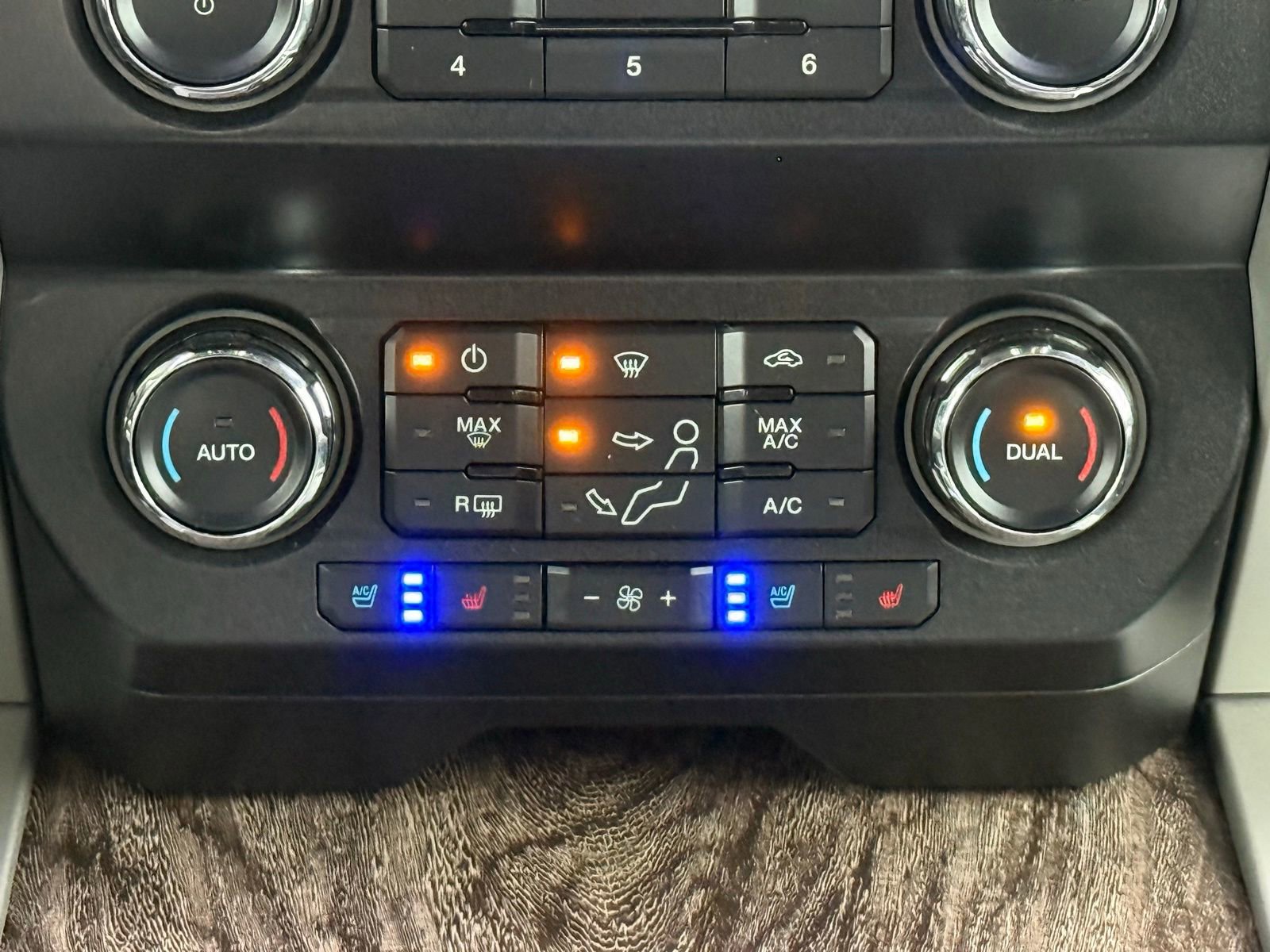 Used 2019 Ford F250 Lariat w/ Lariat Ultimate Package image 21