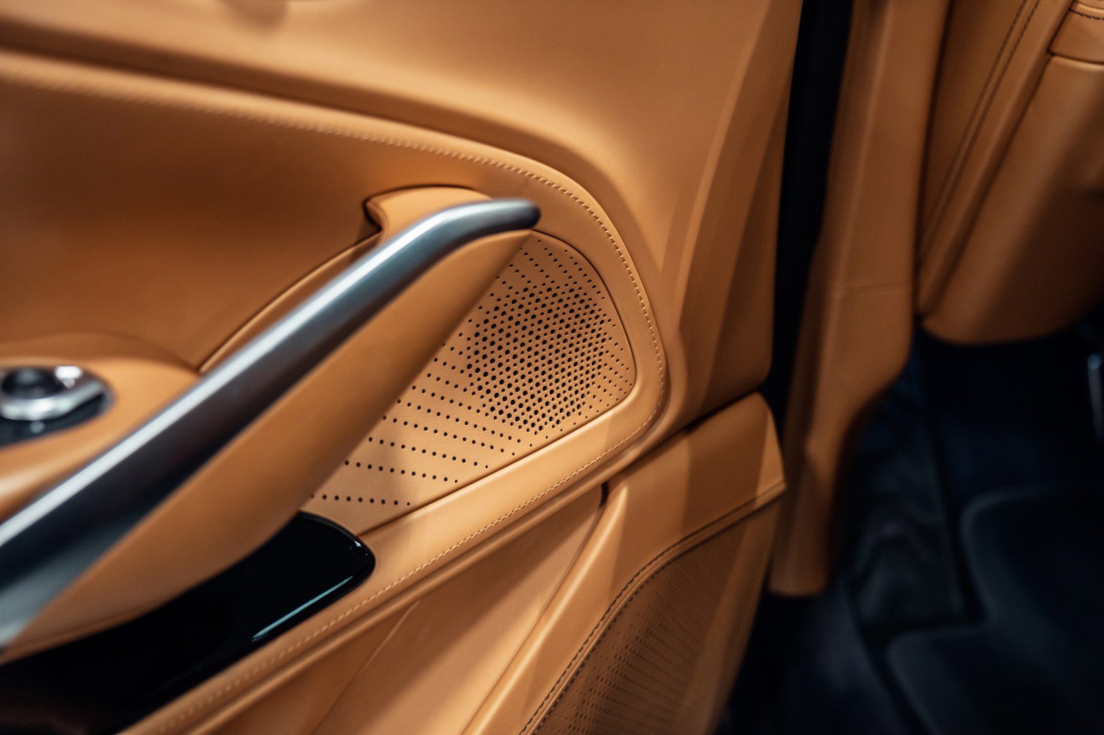 Used 2023 Aston Martin DBX 707 image 18