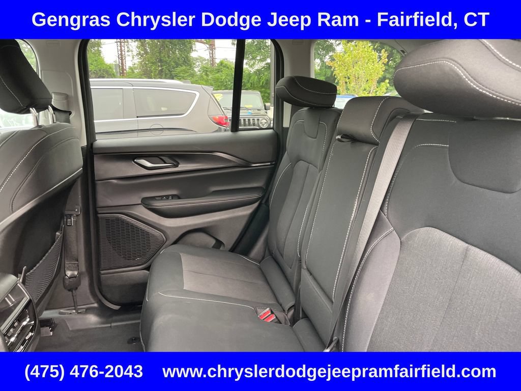 Certified 2023 Jeep Grand Cherokee Laredo X AWD/4WD image 38