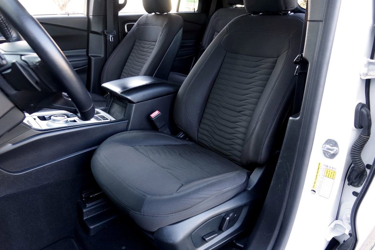 Used 2020 Ford Explorer XLT image 6