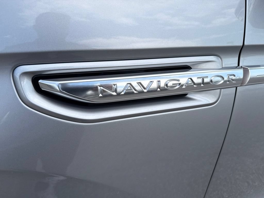 Used 2020 Lincoln Navigator L Reserve w/ Luxury Package AWD/4WD image 5