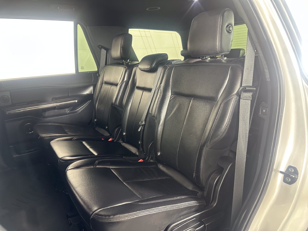 Used 2019 Ford Expedition XLT w/ Equipment Group 202A RWD image 21