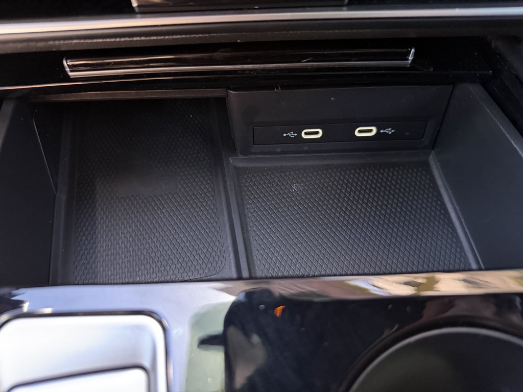 Used 2024 Volkswagen Atlas Cross Sport SE w/ Panoramic Sunroof Package FWD image 28