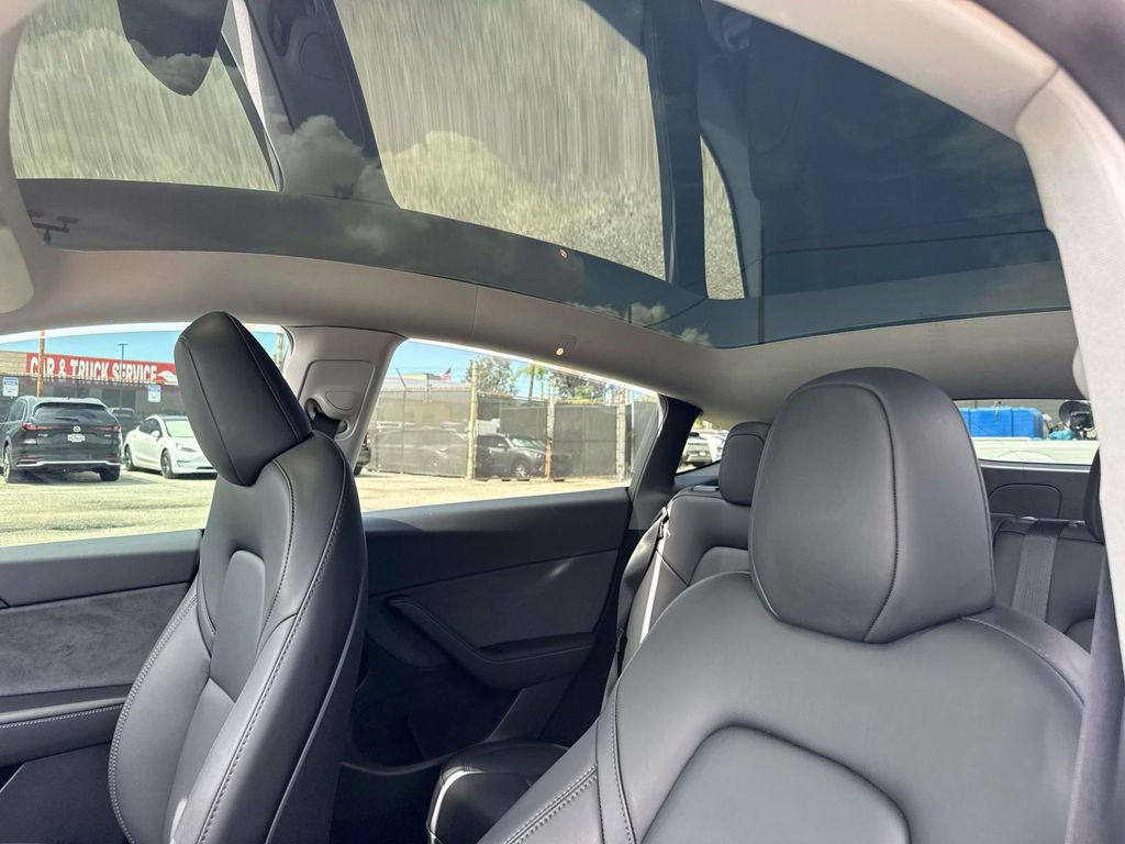 Used 2024 Tesla Model Y Long Range AWD/4WD image 27