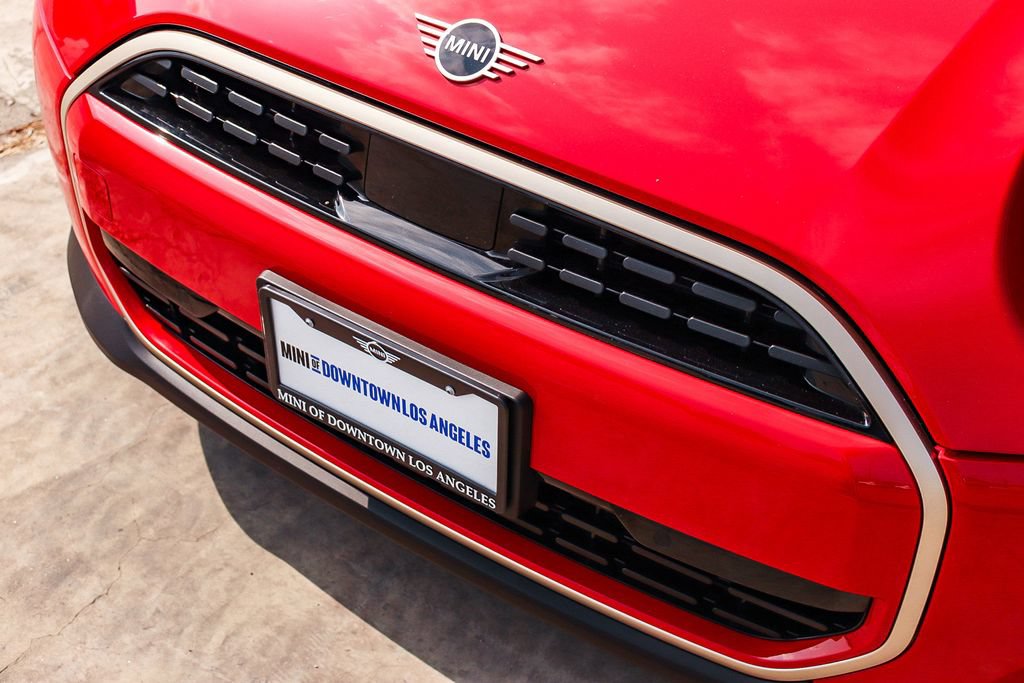 Used 2025 MINI Cooper 4-Door Hardtop FWD image 11