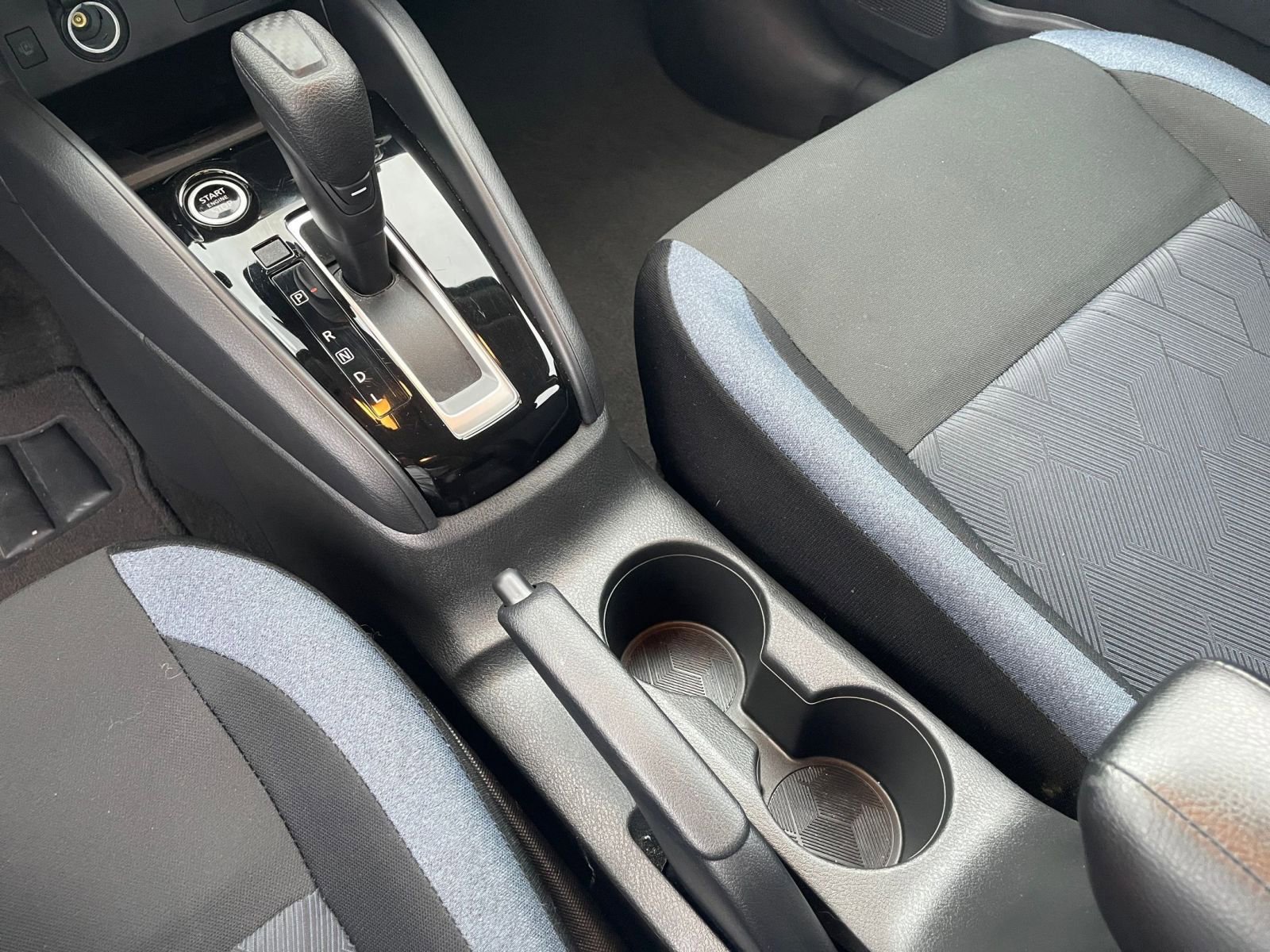 Used 2025 Nissan Versa SV image 36