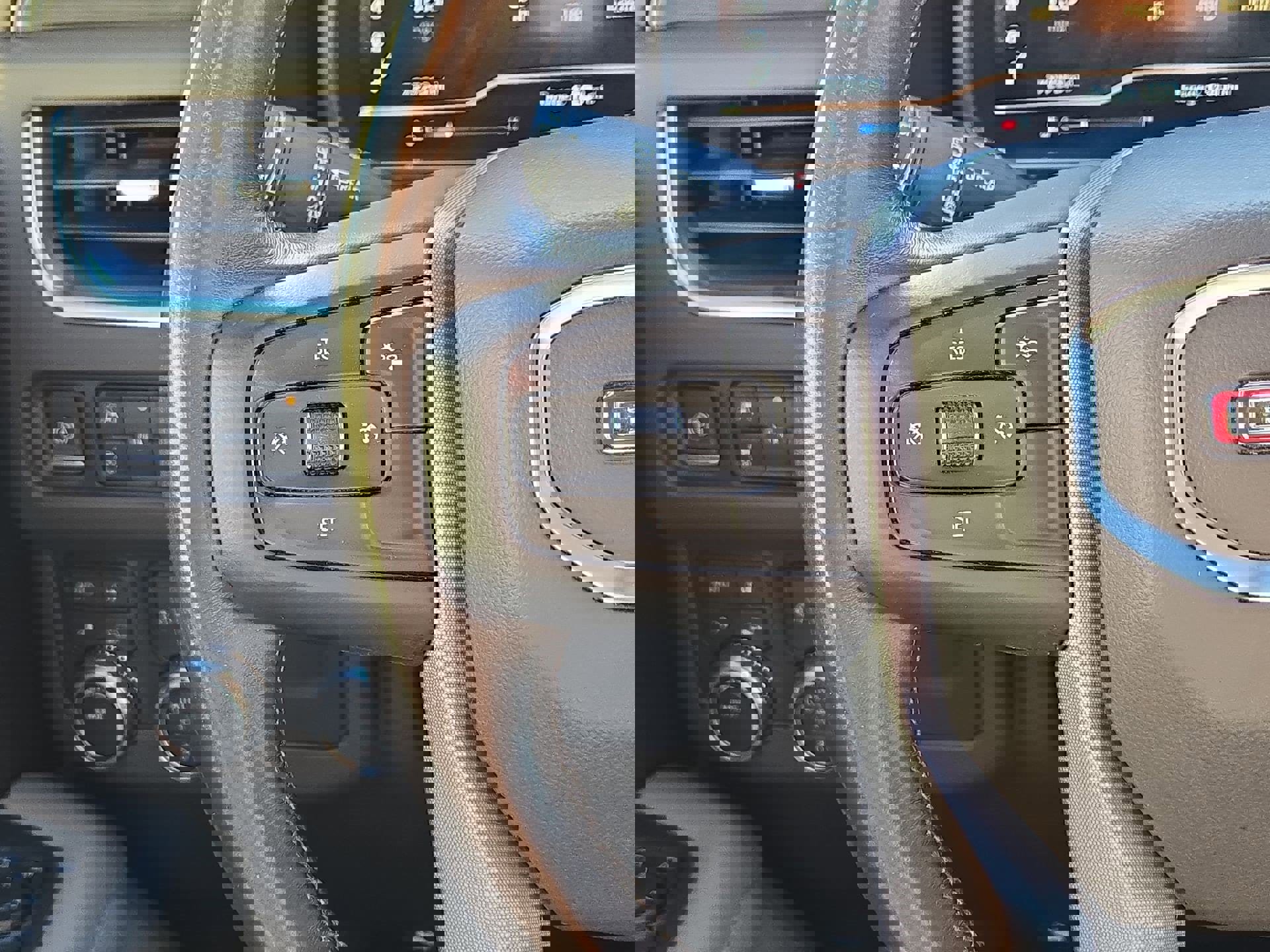 Used 2023 GMC Yukon SLT image 21