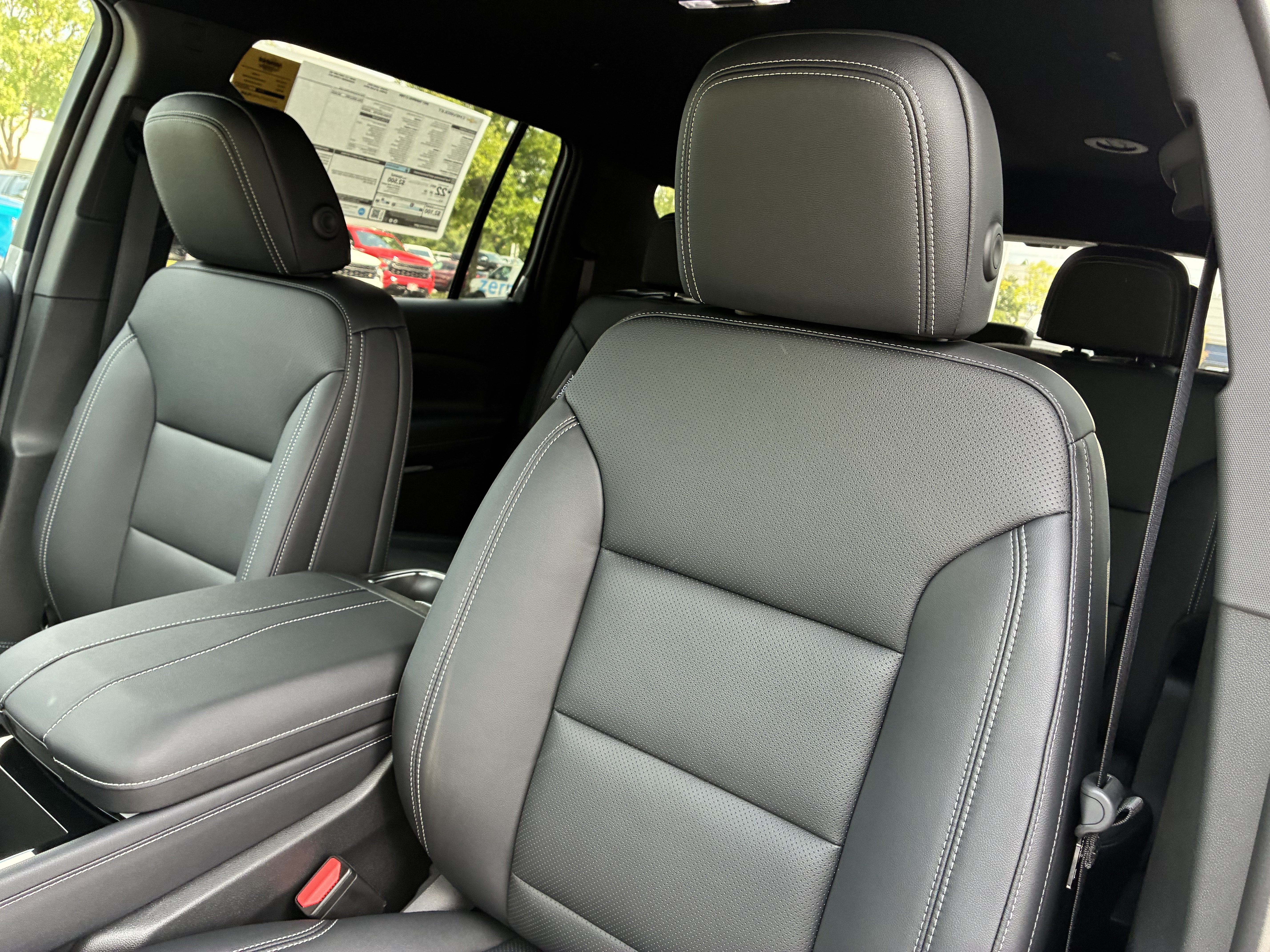 New 2027 Chevrolet Traverse LT w/ Driver Confidence Package FWD image 22