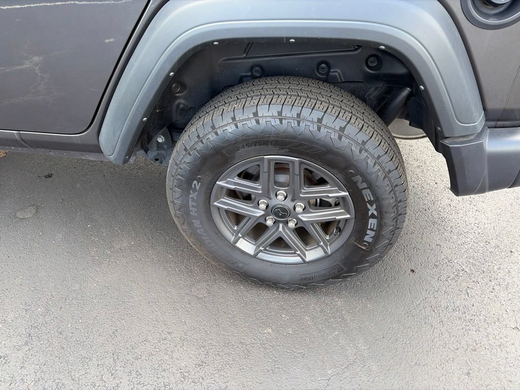 Used 2025 Jeep Wrangler Unlimited Sport AWD/4WD image 9