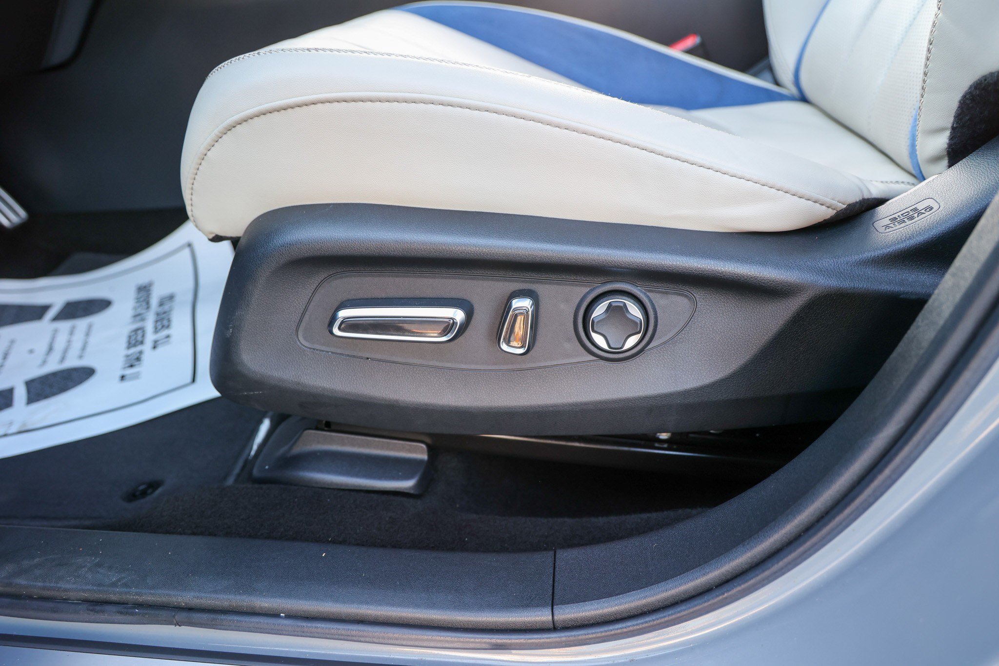 Used 2025 Acura ADX A-Spec FWD image 28