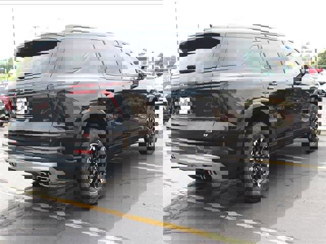 New 2026 Chevrolet Traverse Z71 w/ Driver Confidence Package image 3