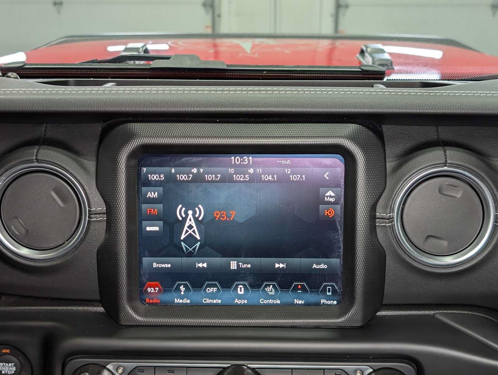 Used 2019 Jeep Wrangler Unlimited Sahara AWD/4WD image 22