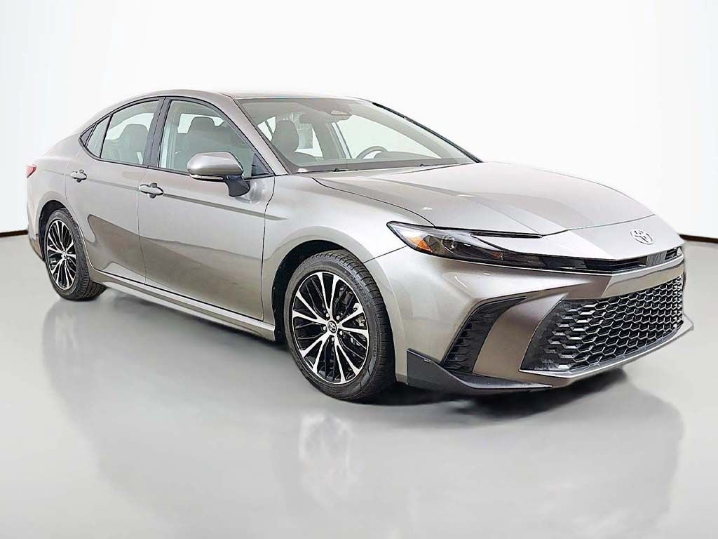 Used 2026 Toyota Camry SE FWD image 40